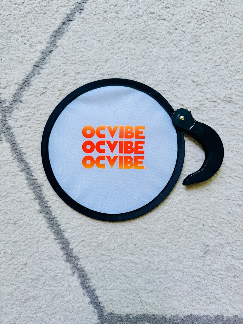 daisy chain x oc vibe exclusive handheld fan with hook